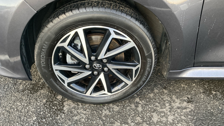 Toyota Yaris 1.5 Hybrid Design 5dr CVT Hybrid Hatchback